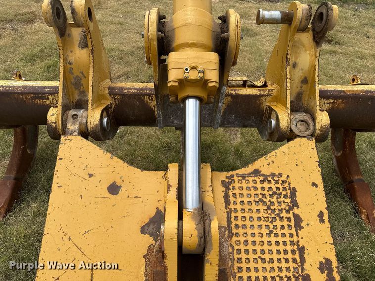 image for item DZ8699 Caterpillar  D6N  ripper