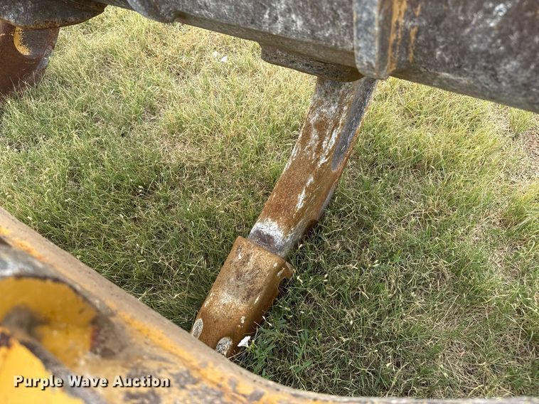 image for item DZ8699 Caterpillar  D6N  ripper