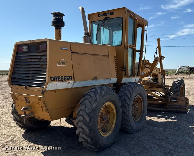 image for item DZ8725 Dresser 850 motor grader