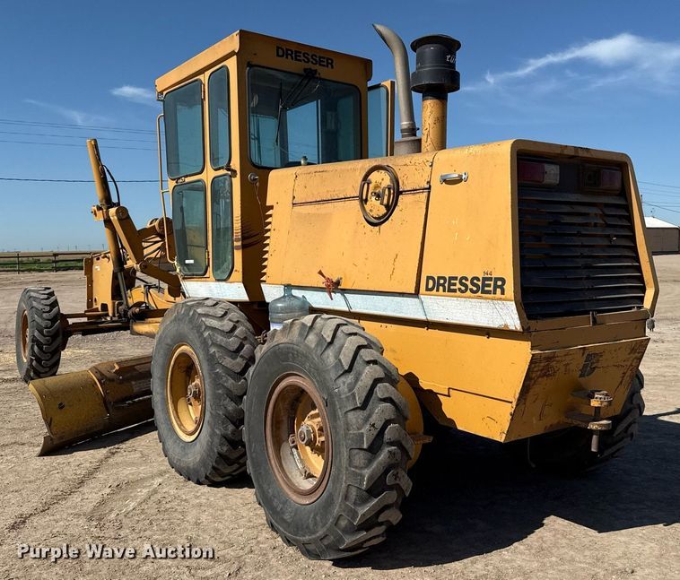 image for item DZ8725 Dresser 850 motor grader