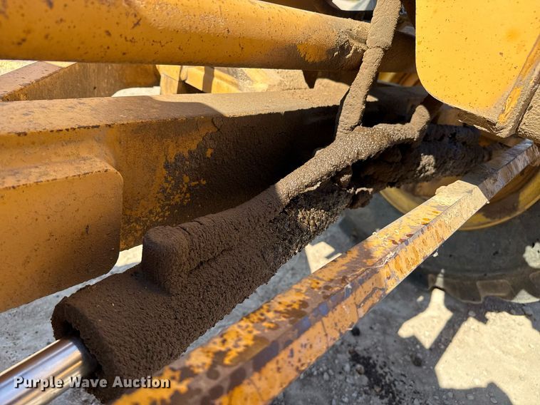 image for item DZ8725 Dresser 850 motor grader