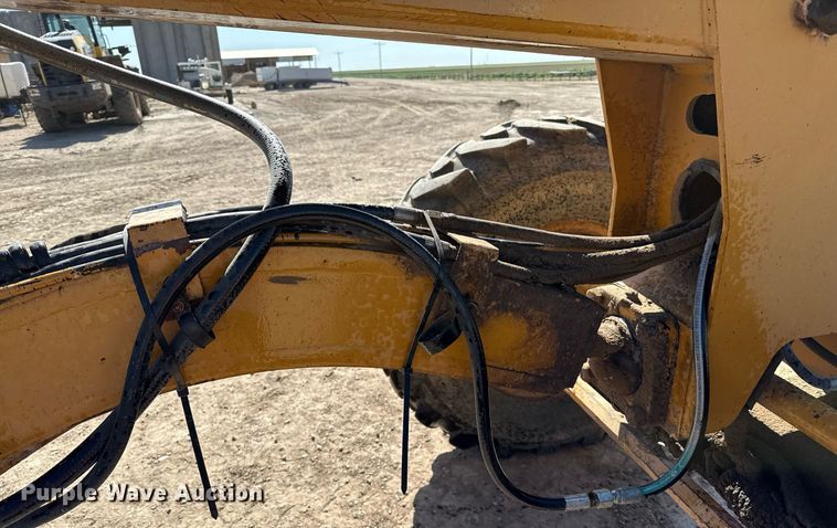 image for item DZ8725 Dresser 850 motor grader