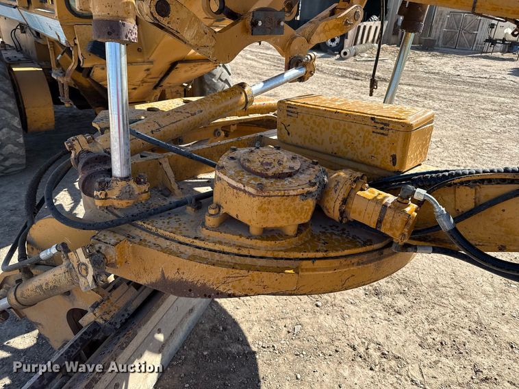 image for item DZ8725 Dresser 850 motor grader