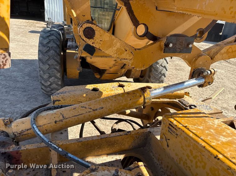 image for item DZ8725 Dresser 850 motor grader