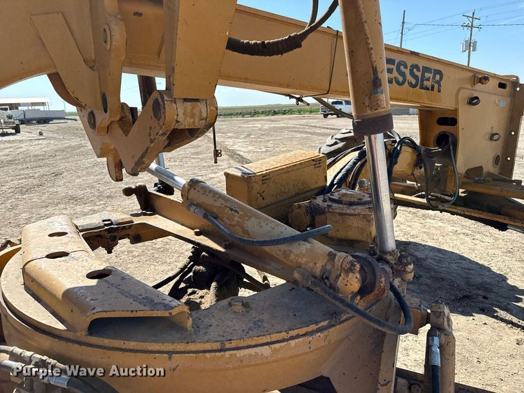 image for item DZ8725 Dresser 850 motor grader