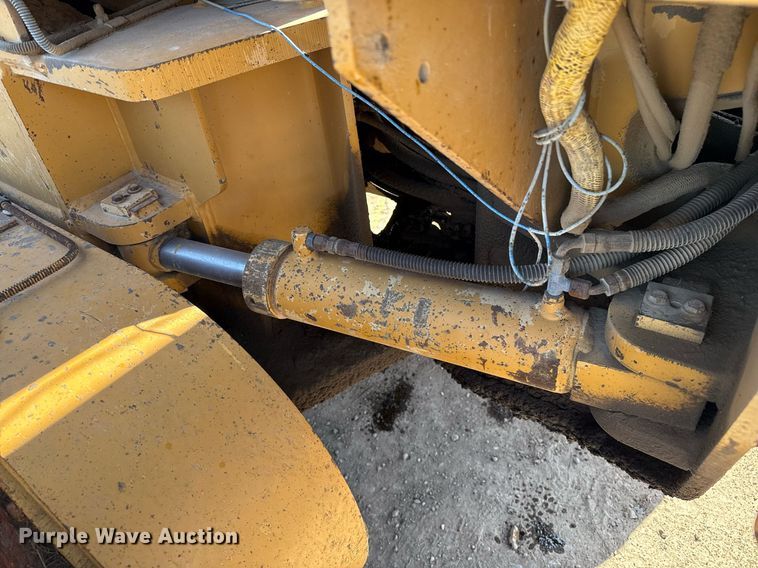 image for item DZ8725 Dresser 850 motor grader