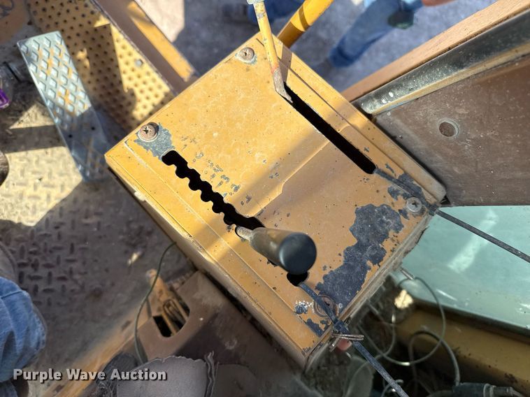 image for item DZ8725 Dresser 850 motor grader