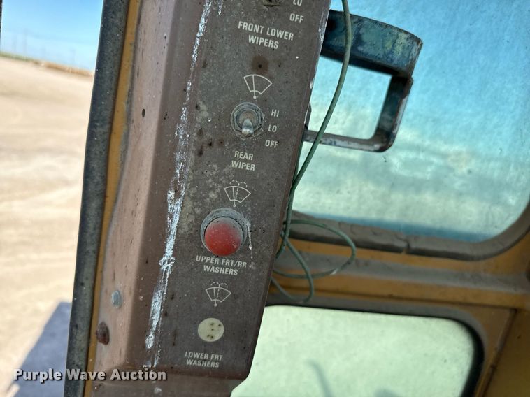 image for item DZ8725 Dresser 850 motor grader