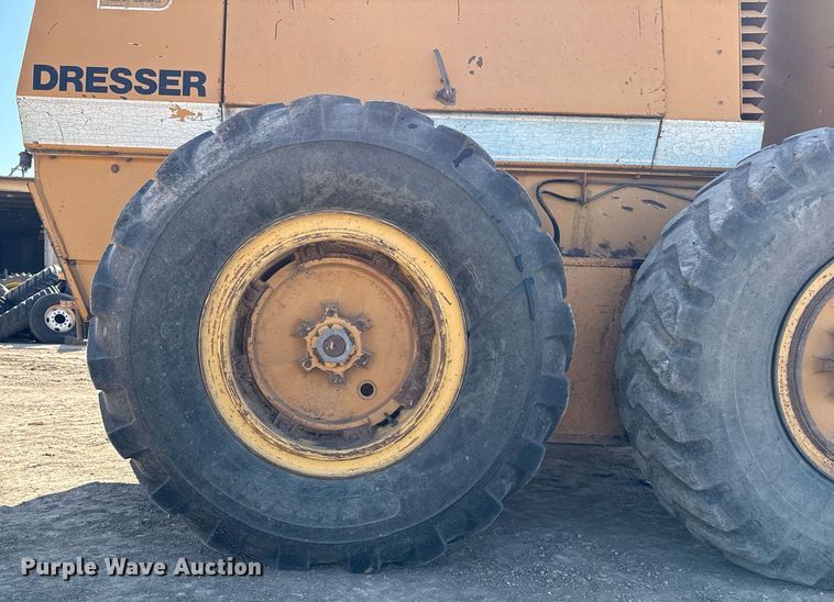 image for item DZ8725 Dresser 850 motor grader