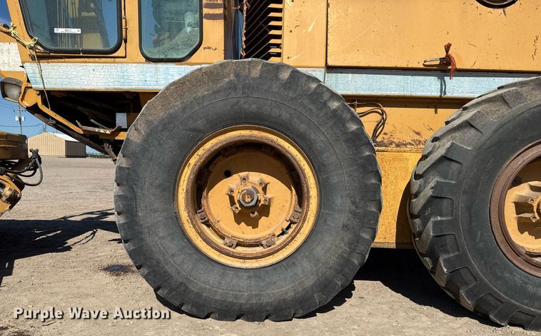 image for item DZ8725 Dresser 850 motor grader