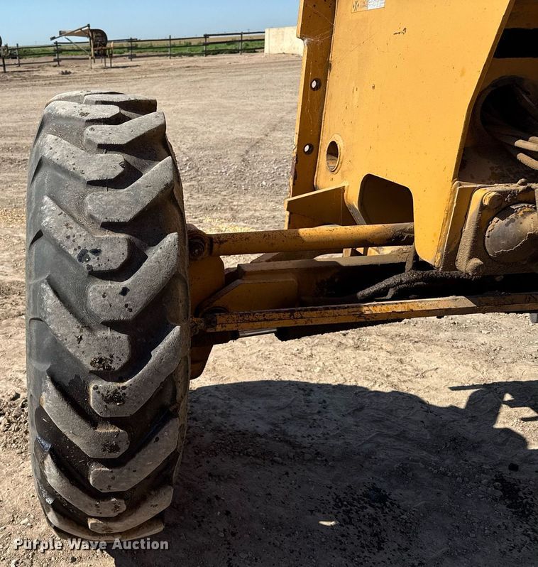 image for item DZ8725 Dresser 850 motor grader