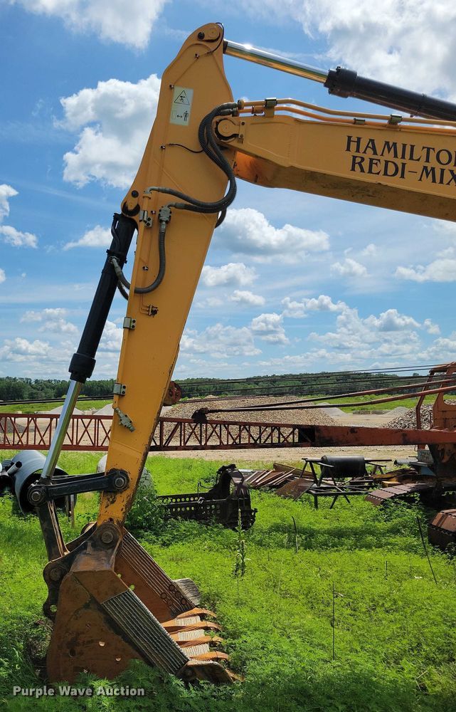 image for item EA2469 2017 Hyundai HX380L excavator