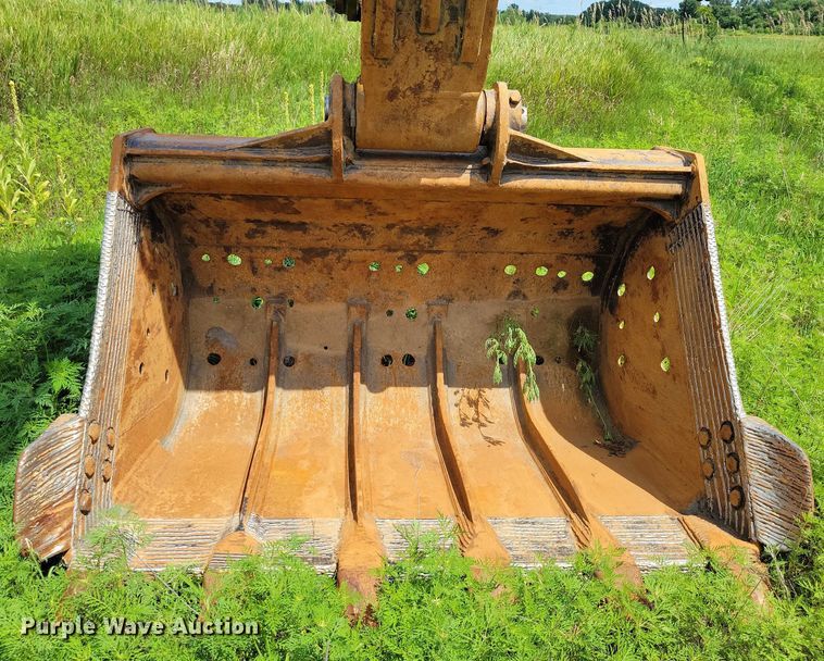 image for item EA2469 2017 Hyundai HX380L excavator