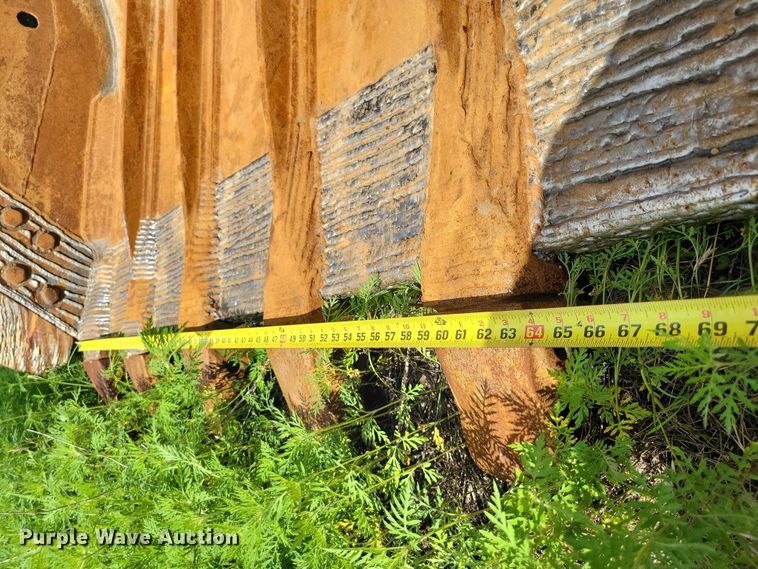 image for item EA2469 2017 Hyundai HX380L excavator