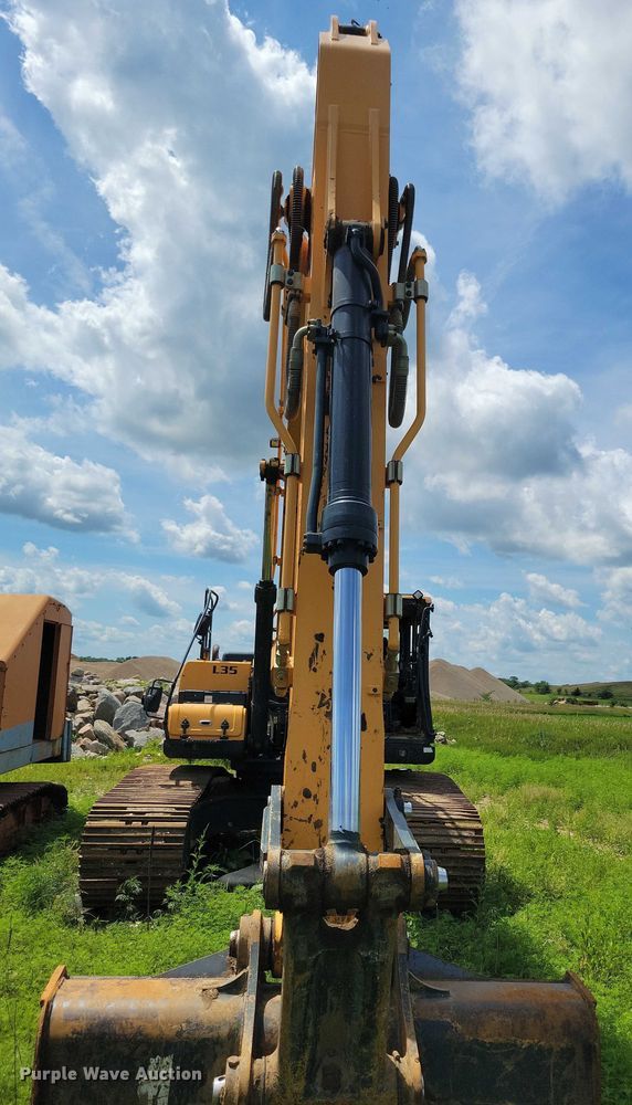 image for item EA2469 2017 Hyundai HX380L excavator