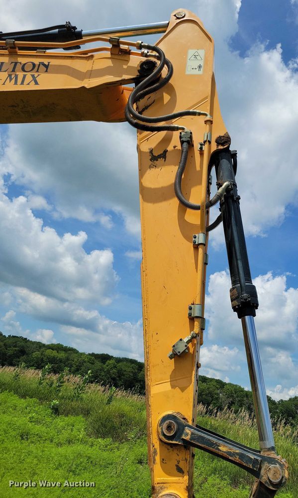 image for item EA2469 2017 Hyundai HX380L excavator