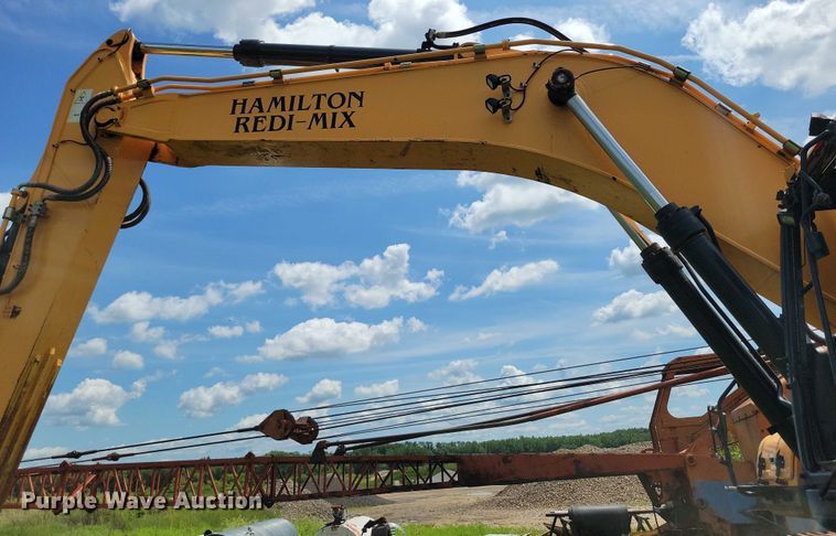 image for item EA2469 2017 Hyundai HX380L excavator