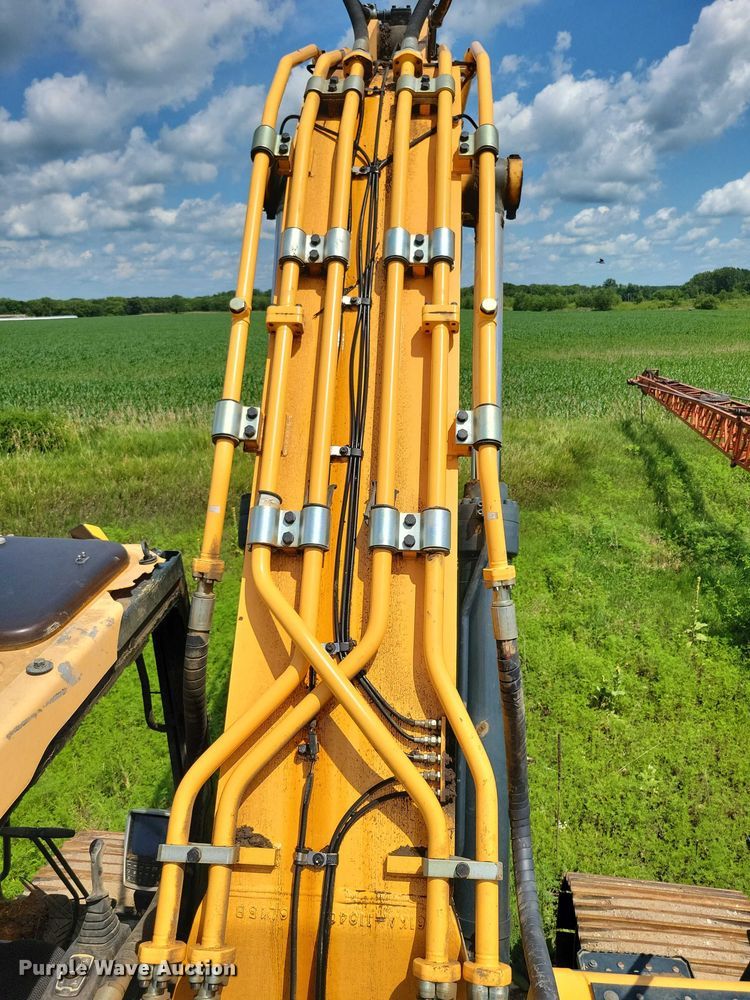 image for item EA2469 2017 Hyundai HX380L excavator