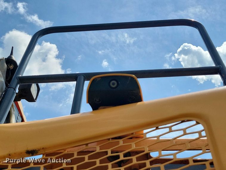 image for item EA2469 2017 Hyundai HX380L excavator