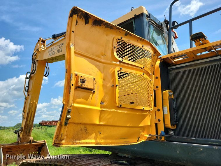 image for item EA2469 2017 Hyundai HX380L excavator