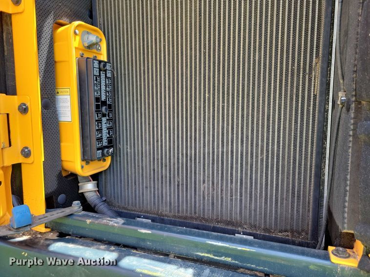 image for item EA2469 2017 Hyundai HX380L excavator