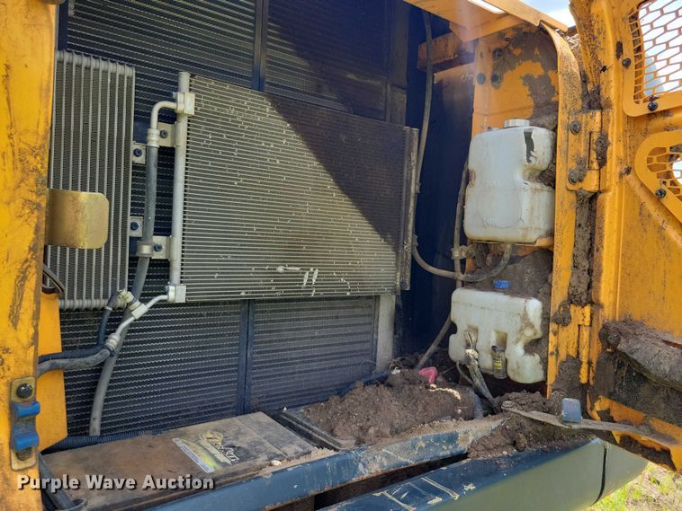 image for item EA2469 2017 Hyundai HX380L excavator