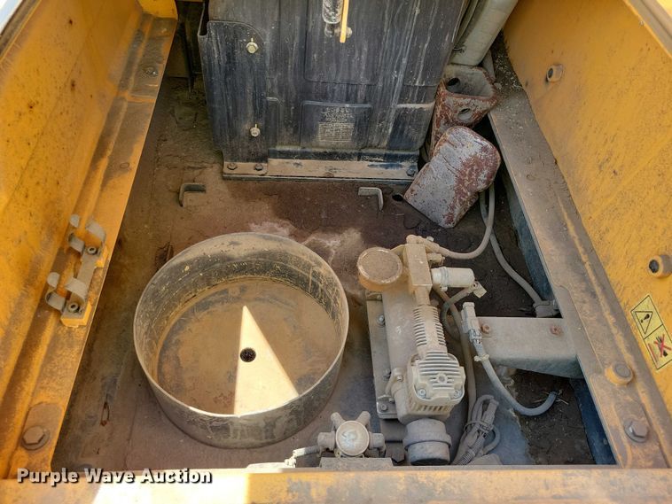 image for item EA2469 2017 Hyundai HX380L excavator