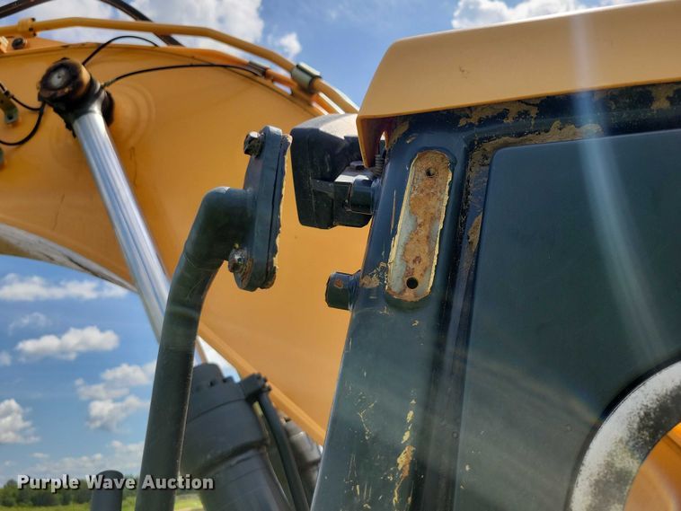 image for item EA2469 2017 Hyundai HX380L excavator