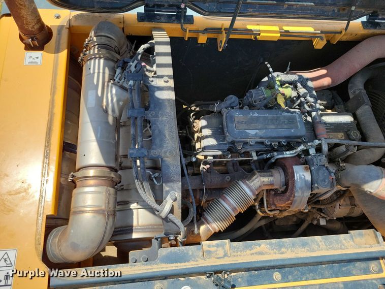 image for item EA2469 2017 Hyundai HX380L excavator