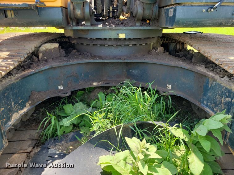 image for item EA2469 2017 Hyundai HX380L excavator