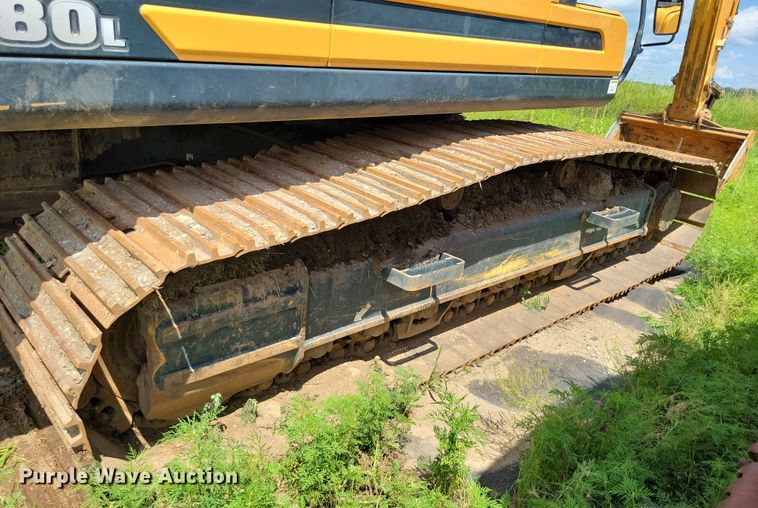 image for item EA2469 2017 Hyundai HX380L excavator