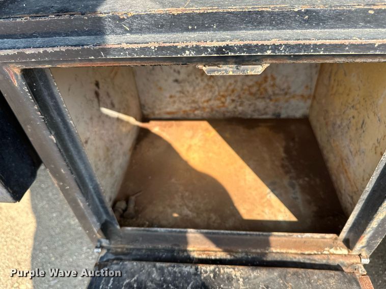 image for item EB2602 1985 GMC C7000 dump truck