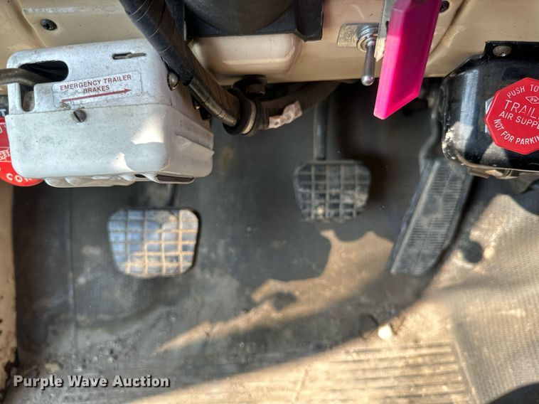 image for item EB2602 1985 GMC C7000 dump truck