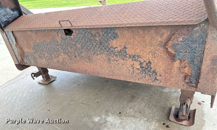 image for item EB2712 2012 PJ equipment trailer