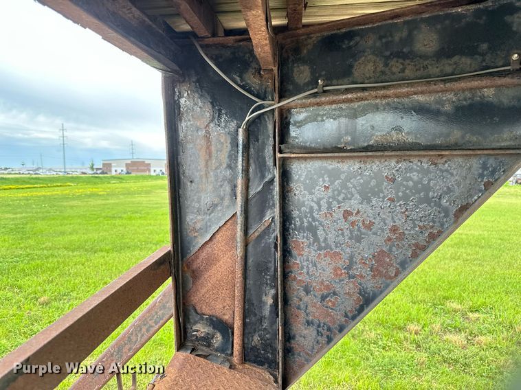 image for item EB2712 2012 PJ equipment trailer