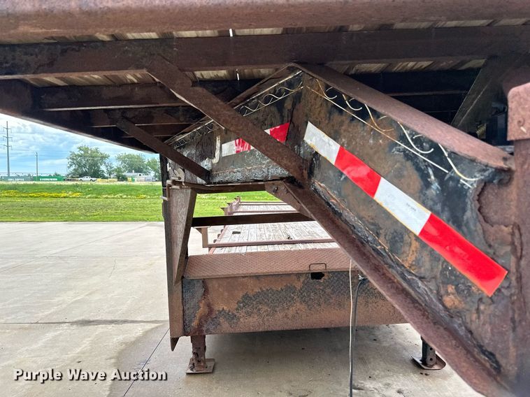 image for item EB2712 2012 PJ equipment trailer