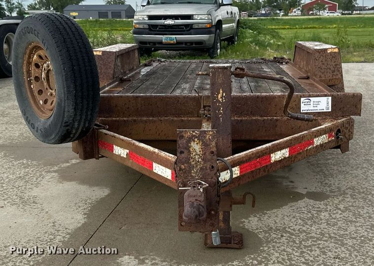 image for item EB2715 2005 Redi Haul tilt deck equipment trailer