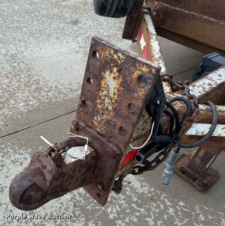 image for item EB2715 2005 Redi Haul tilt deck equipment trailer