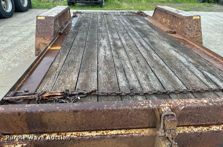 image for item EB2715 2005 Redi Haul tilt deck equipment trailer