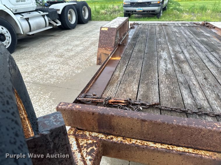 image for item EB2715 2005 Redi Haul tilt deck equipment trailer