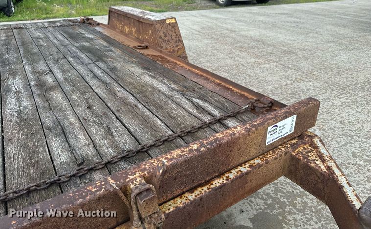 image for item EB2715 2005 Redi Haul tilt deck equipment trailer