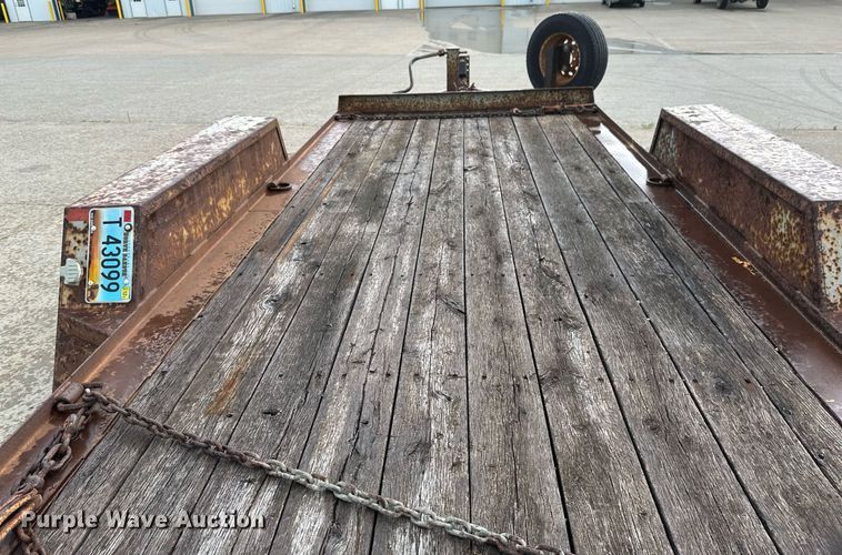 image for item EB2715 2005 Redi Haul tilt deck equipment trailer