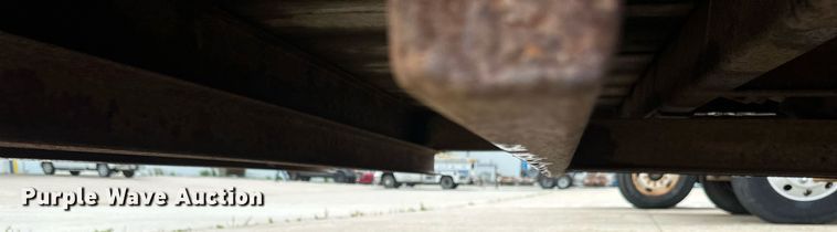 image for item EB2715 2005 Redi Haul tilt deck equipment trailer