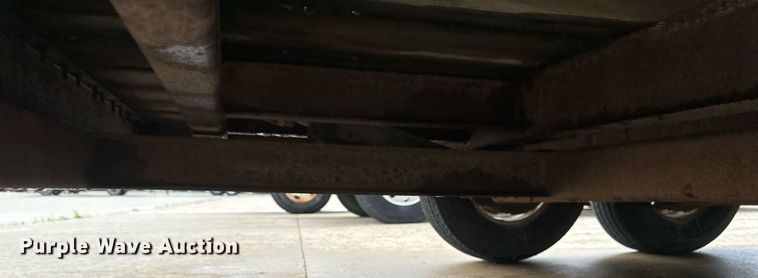 image for item EB2715 2005 Redi Haul tilt deck equipment trailer