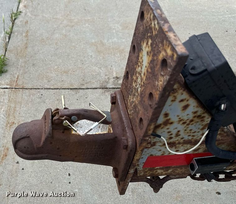 image for item EB2715 2005 Redi Haul tilt deck equipment trailer