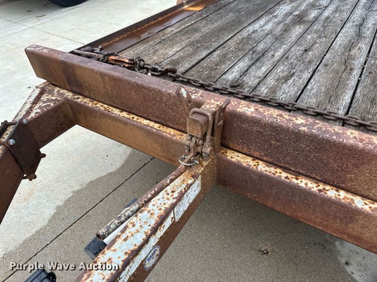 image for item EB2715 2005 Redi Haul tilt deck equipment trailer