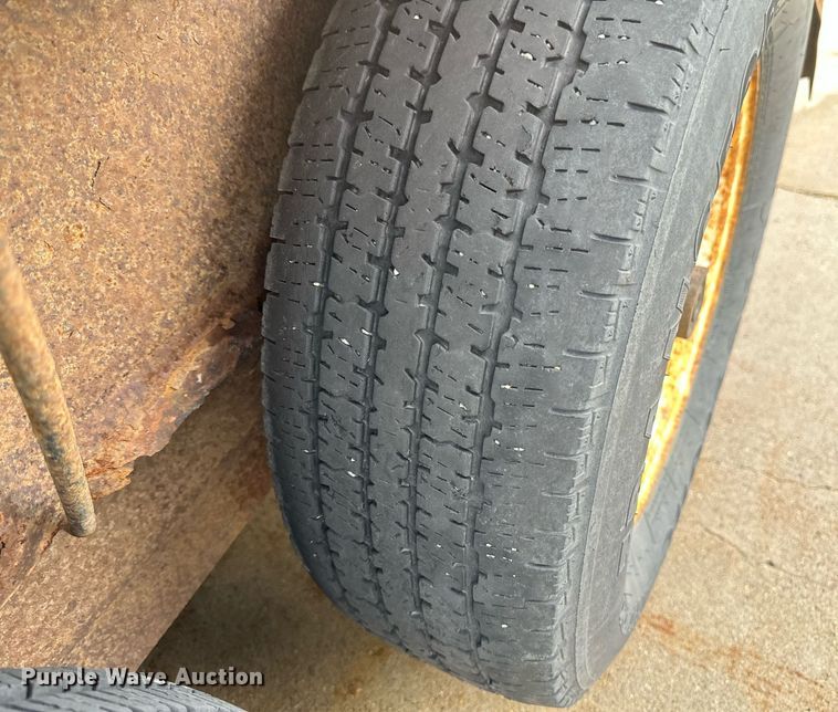 image for item EB2715 2005 Redi Haul tilt deck equipment trailer