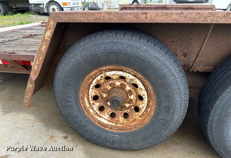 image for item EB2715 2005 Redi Haul tilt deck equipment trailer