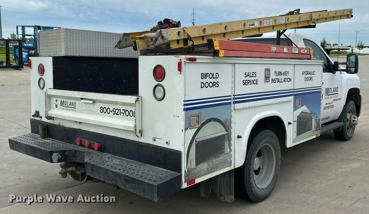 image for item EB2718 2009 Chevrolet Silverado 3500HD utility bed pickup truck