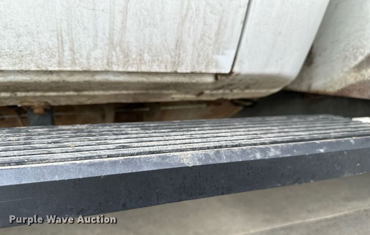 image for item EB2718 2009 Chevrolet Silverado 3500HD utility bed pickup truck